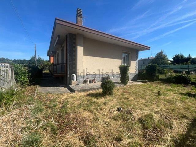 Casa in vendita a Cairate, Lombardia