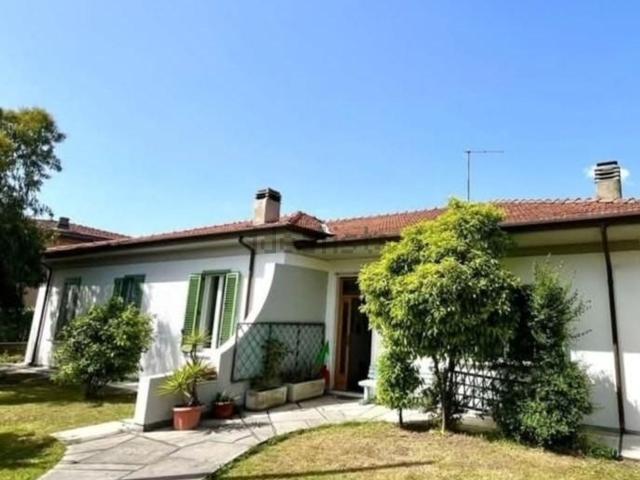 Casa in vendita a Marina di Carrara, Carrara