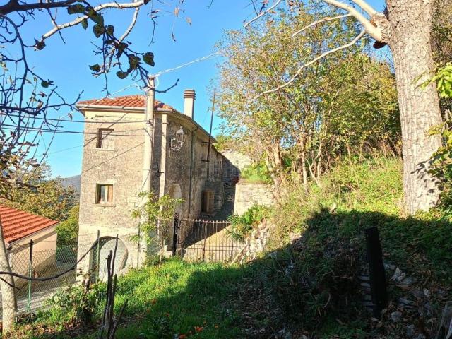 Casa in vendita a Castelpizzuto, Isernia
