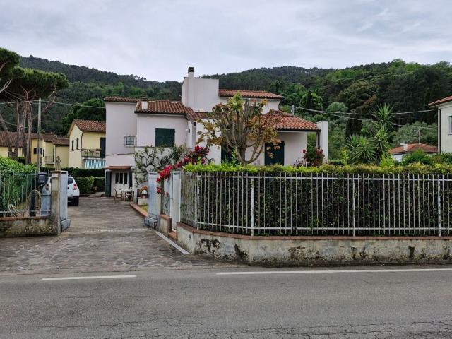Casa in vendita a Ameglia, Liguria
