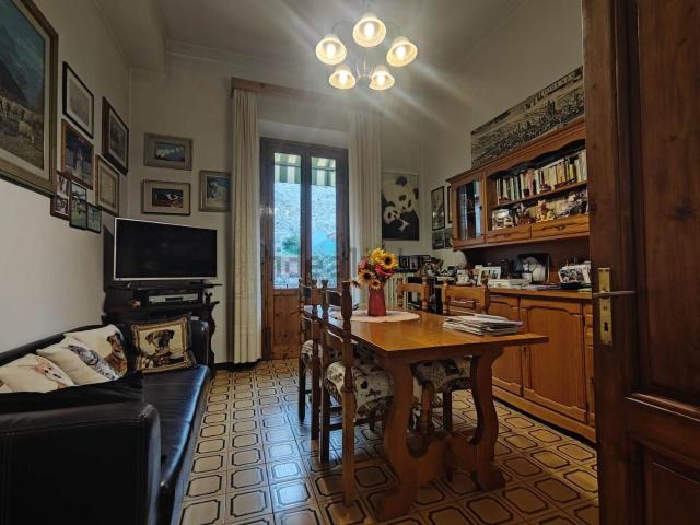 Casa in vendita a Prato, Toscana