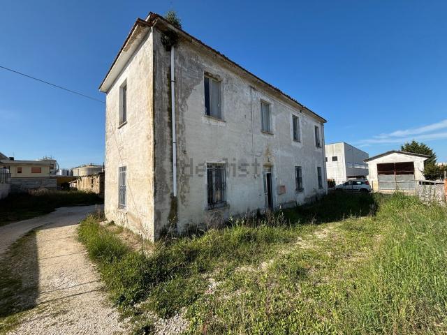 Casa in vendita a Tollo, Abruzzo