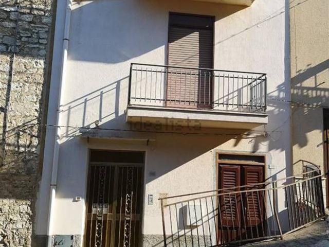 Casa in vendita a Chiusa Sclafani, Sicilia