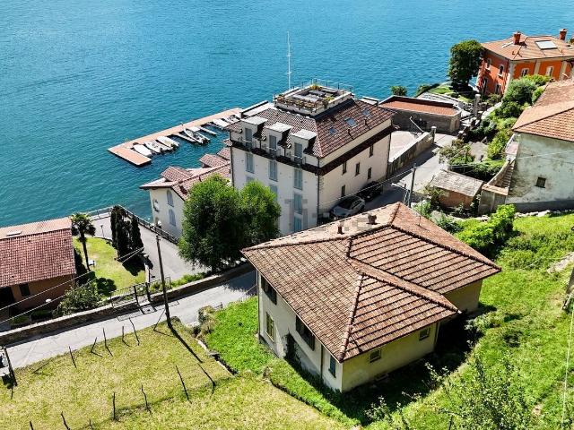 Casa in vendita a Musso, Lombardia