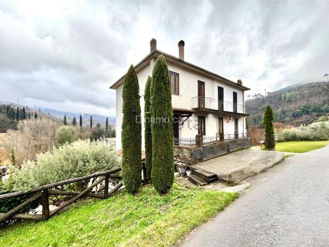 Casa in vendita a Vaiano, Toscana