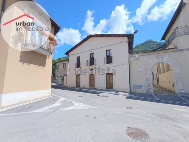 Casa in vendita a Barete, Abruzzo