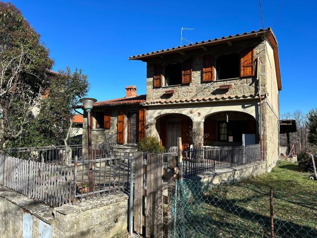 Casa in vendita a Castel San Niccolò, Toscana