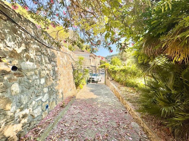 Casa in vendita a Oliveto, Imperia