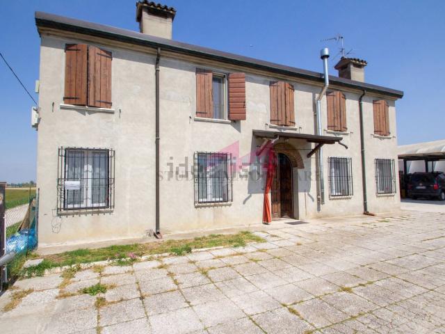 Casa in vendita a Melara, Veneto