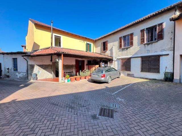 Casa in vendita a Calvignasco, Lombardia