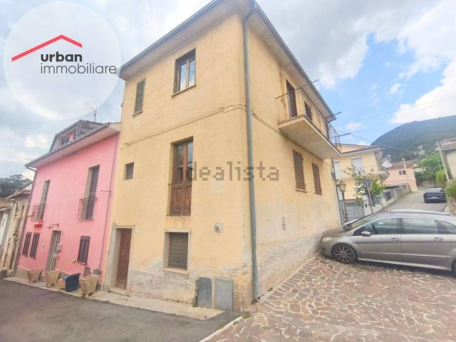 Casa in vendita a Pizzoli, Abruzzo