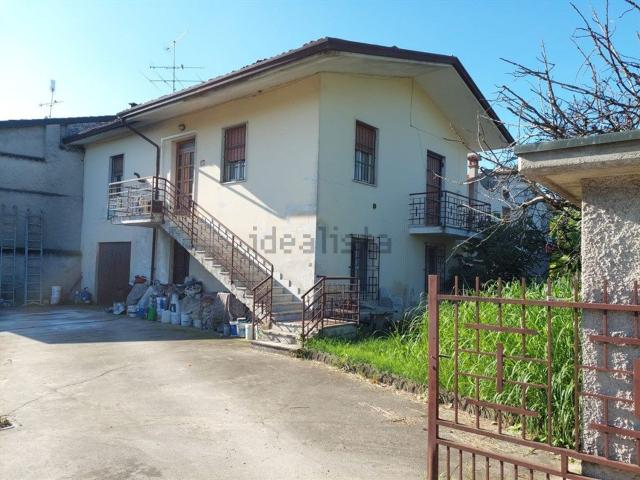 Casa in vendita a Calcinato, Lombardia