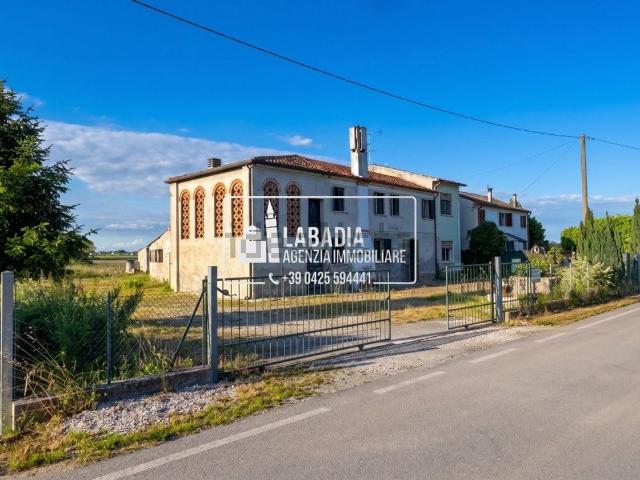 Casa in vendita a Giacciano Con Baruchella, Veneto