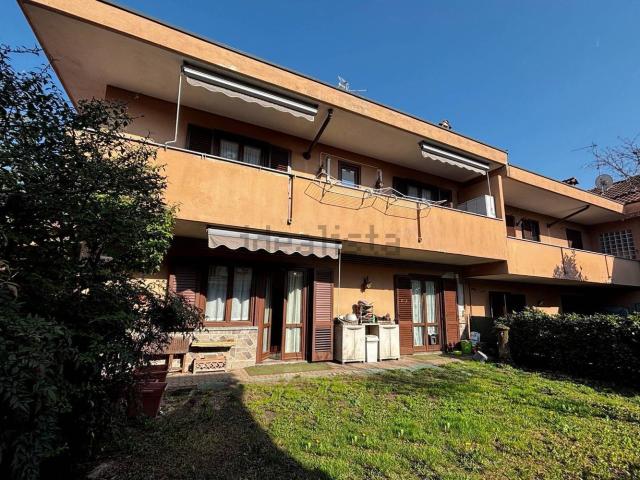 Casa in vendita a Macherio, Lombardia