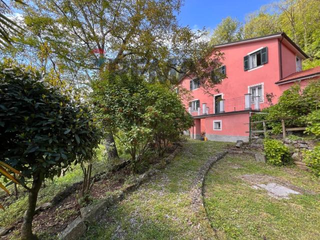 Casa in vendita a Borzonasca, Liguria