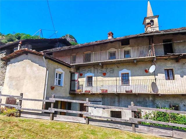 Casa in vendita a Donnas, Aosta