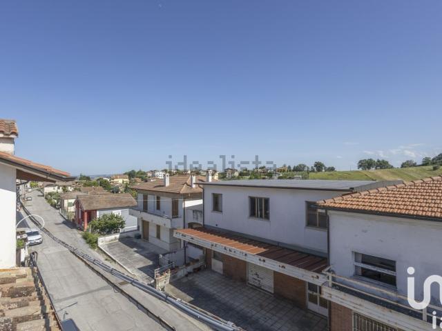 Casa in vendita a Montoro, Marche