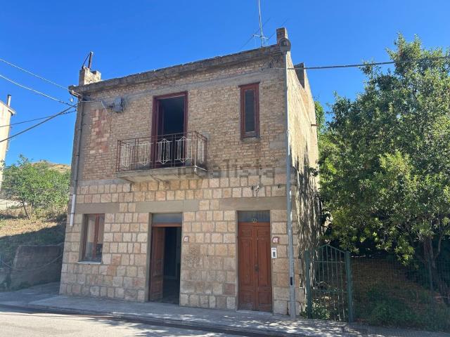 Casa in vendita a Castellana Sicula, Sicilia
