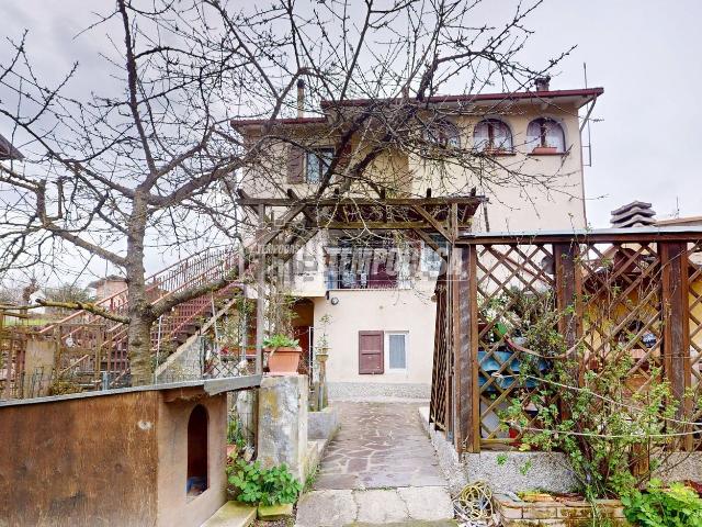 Casa in vendita a Unione dell'Appennino Bolognese, Gaggio Montano