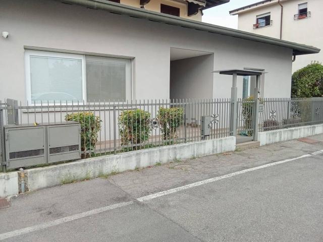 Casa in vendita a Perticato, Mariano Comense