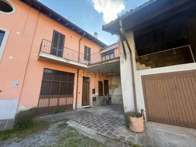 Casa in vendita a Volta-Prealpi, Saronno
