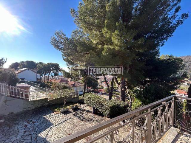 Casa in vendita a Andora, Liguria