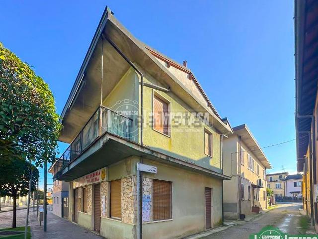 Casa in vendita a Carpiano, Lombardia