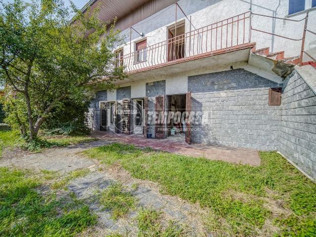 Casa in vendita a Suno, Novara