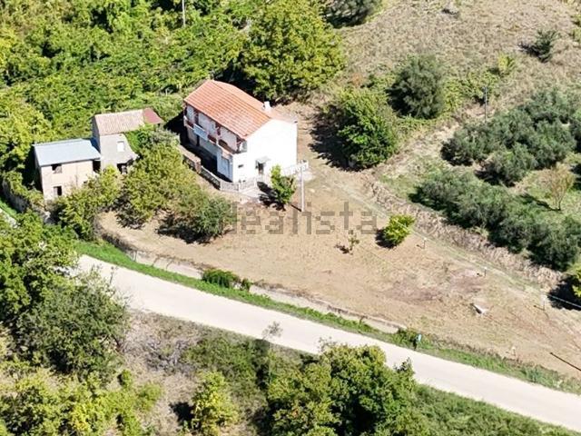Casa in vendita a Ari, Abruzzo