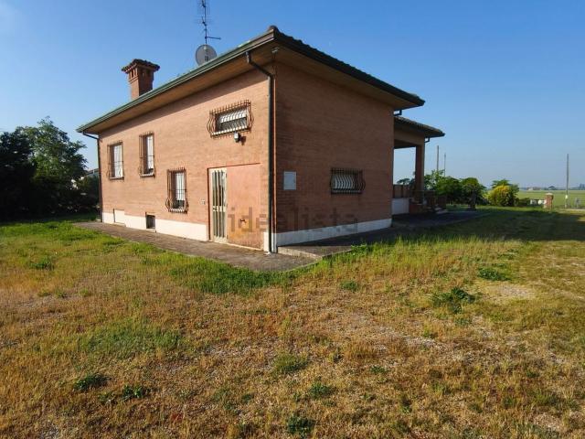 Casa in vendita a Ferrara, Reggio Emilia