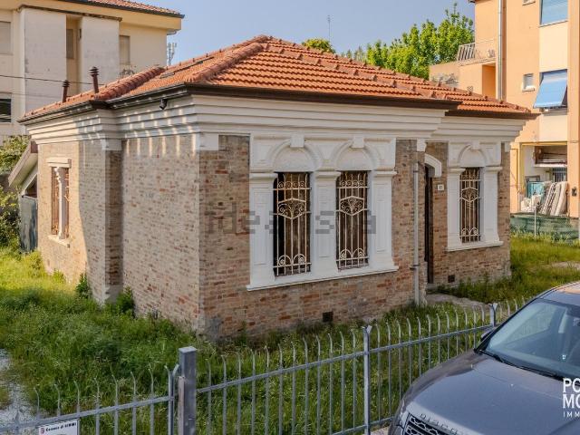 Casa in vendita a Marebello, Rimini