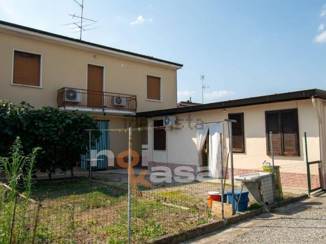 Casa in vendita a Vanzaghello, Milano