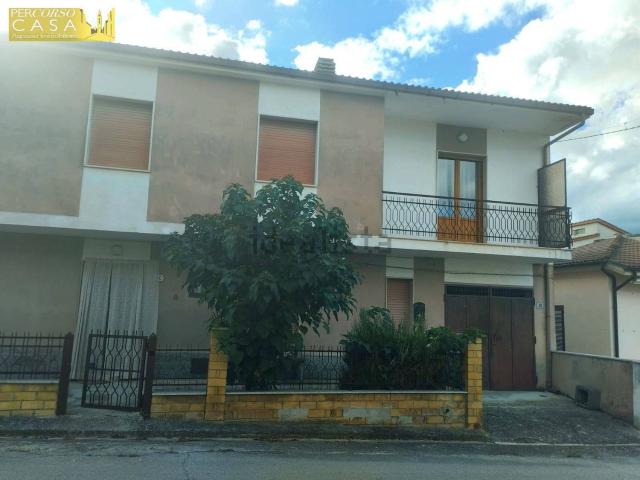Casa in vendita a Montorio Al Vomano, Abruzzo