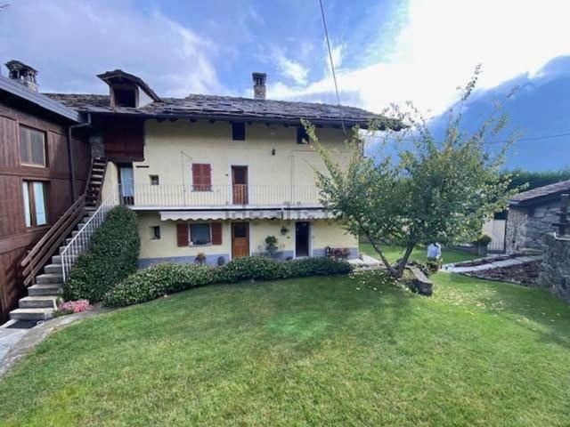 Casa in vendita a Challand Saint Victor, Aosta