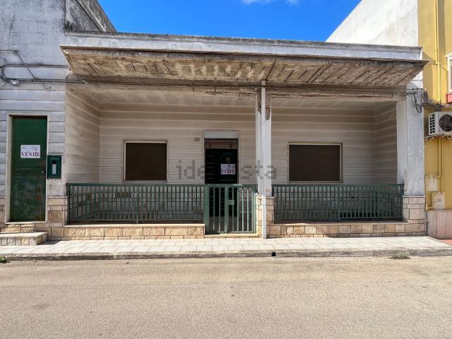 Casa in vendita a Sava, Taranto