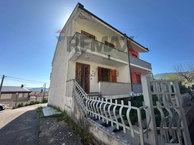 Casa in vendita a Scapoli, Molise