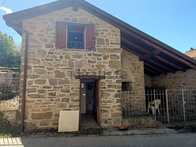 Casa in vendita a Pian Del Voglio, San Benedetto Val di Sambro