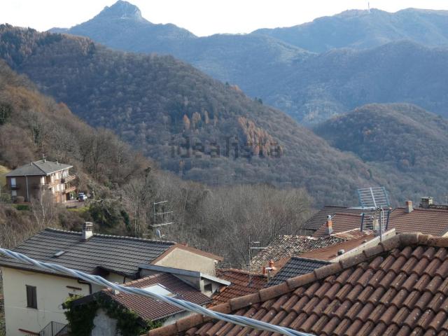 Casa in vendita a Sormano, Lombardia