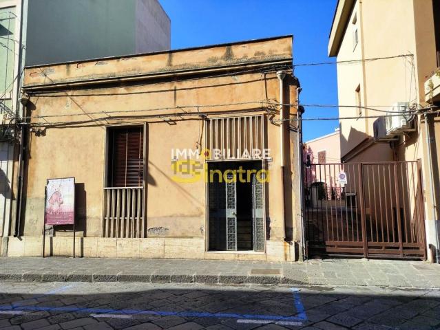 Casa in vendita a Biancavilla, Catania
