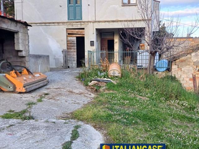 Casa in vendita a Castilenti, Abruzzo