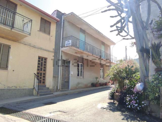 Casa in vendita a Sant'agata Di Militello, Sicilia