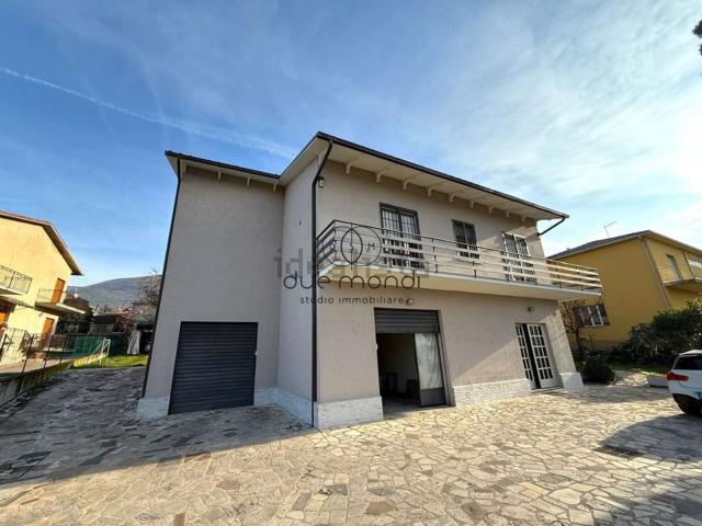 Casa in vendita a Trevi, Umbria