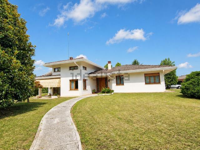 Casa in vendita a Villa d'Arco / Vile Sgrafe, Cordenons