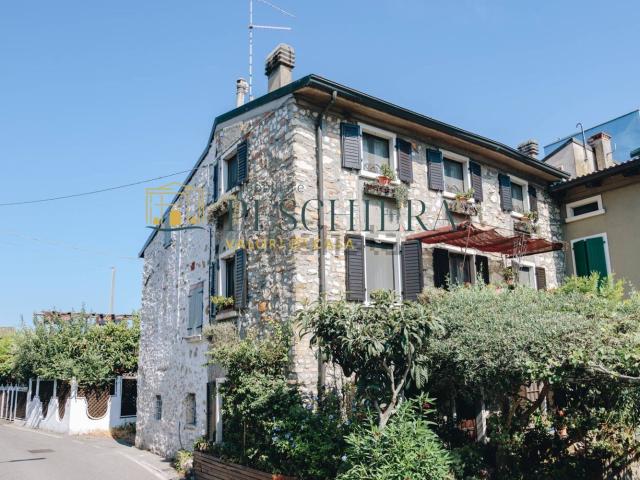 Casa in vendita a Peschiera Del Garda, Veneto