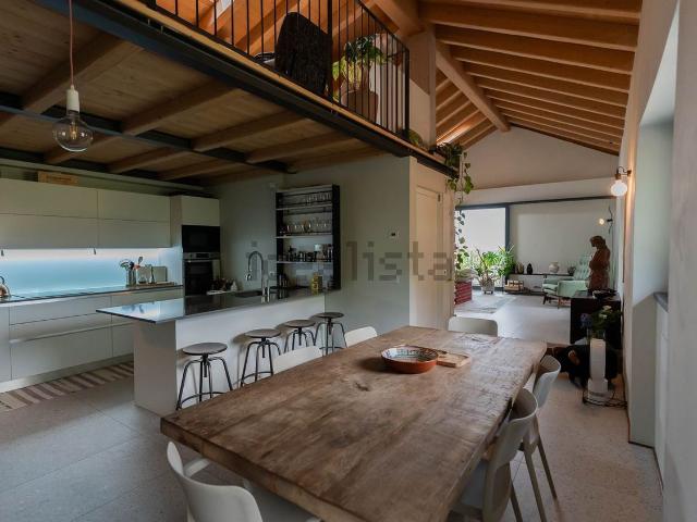Casa in vendita a Chiaro, Colico
