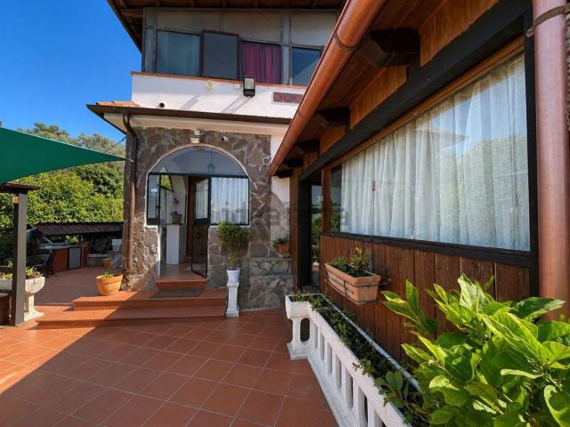 Casa in vendita a Vezzano Inferiore, Vezzano Ligure