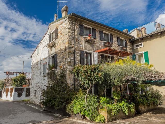 Casa in vendita a Peschiera Del Garda, Veneto
