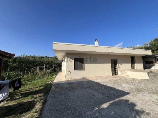 Casa in vendita a Giungano, Campania