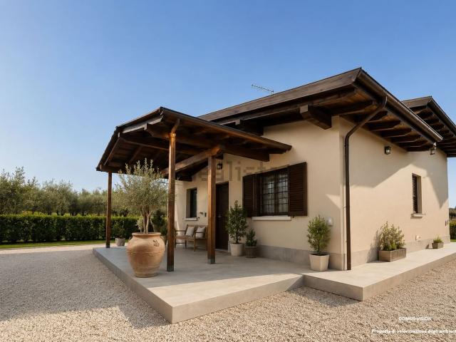 Casa in vendita a Latina, Lazio