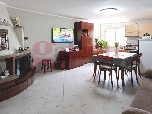Casa in vendita a Solopaca, Campania